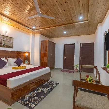 Sunset Vibes! Near Mall Road Kasauli By Alluring North Exterior photo