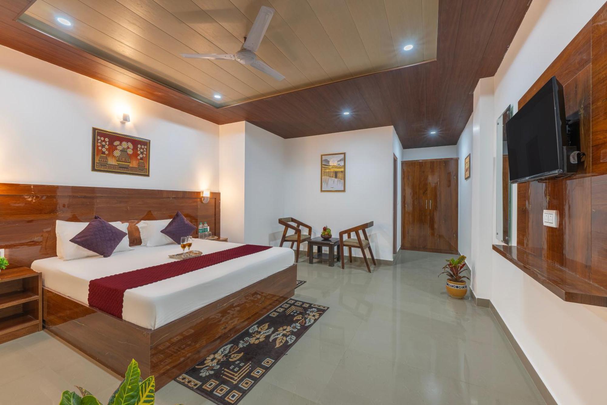 Sunset Vibes! Near Mall Road By Alluring North Homestay Kasauli